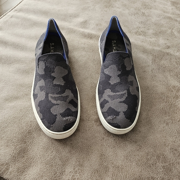ROTHY'S The Original Slip On Sneaker In Grey Camo. - Picture 4 of 9
